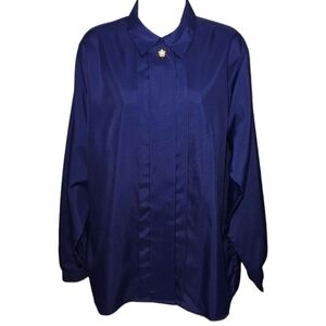 TR Bentley Vintage Center Brooch Collared Button Down Long Sleeve Top